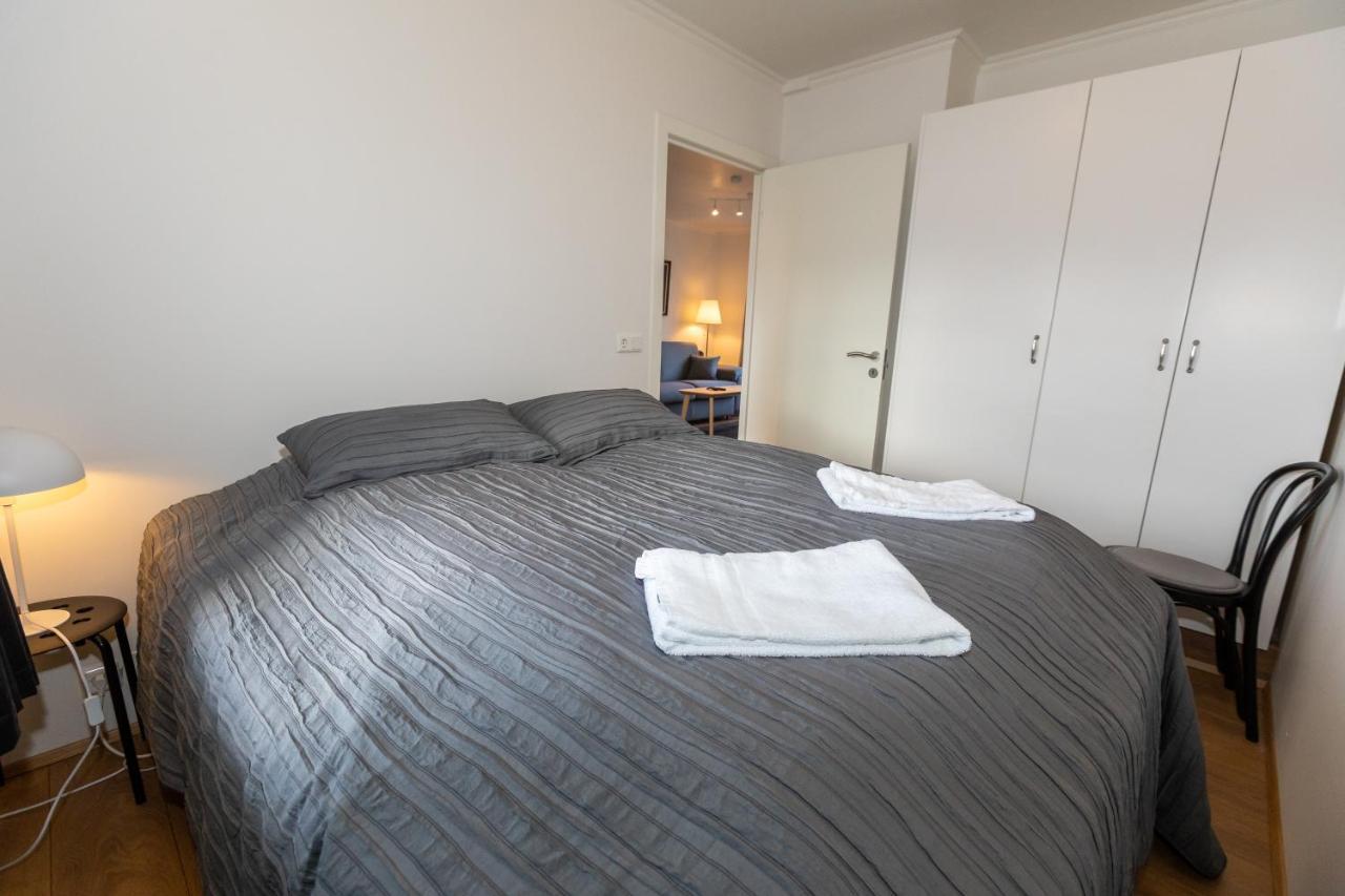 Central Apartment With Two Bedrooms And Balcony- Strandgata 9 Акурейри Экстерьер фото